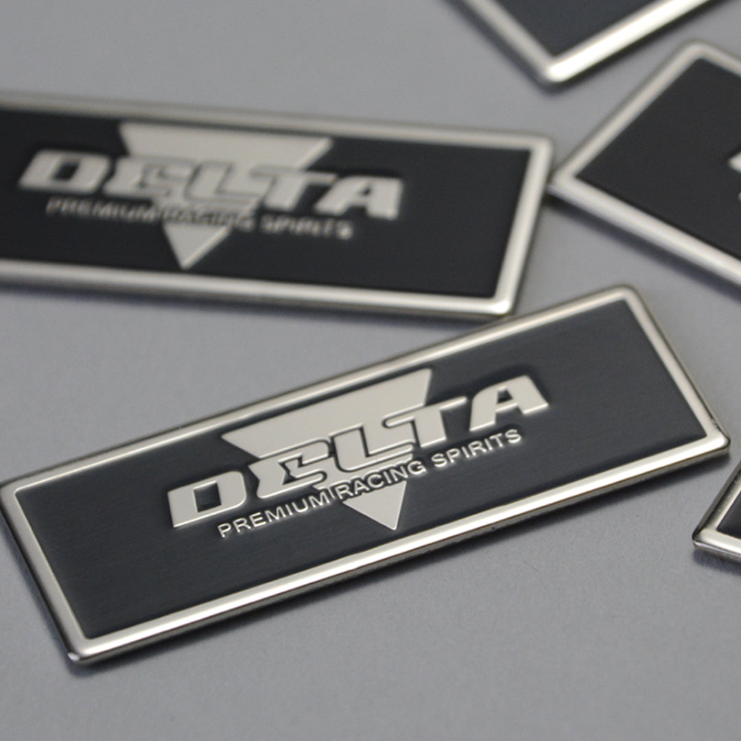 DELTA Metal Plate Chrome x Black
